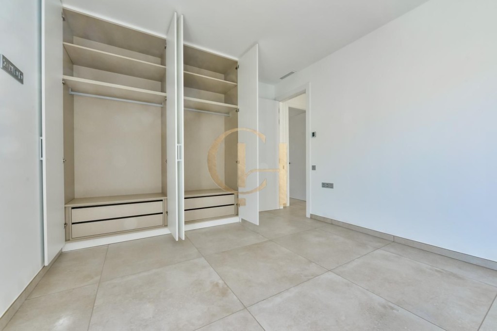 Moderna villa independiente con piscina privada y garaje - foto 17