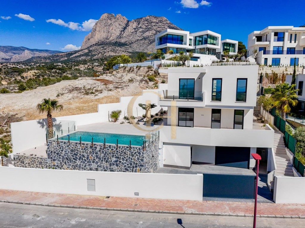 Moderna villa independiente con piscina privada y garaje - foto 49