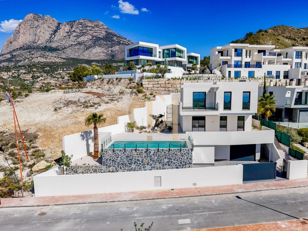Moderna villa independiente con piscina privada y garaje - foto 50