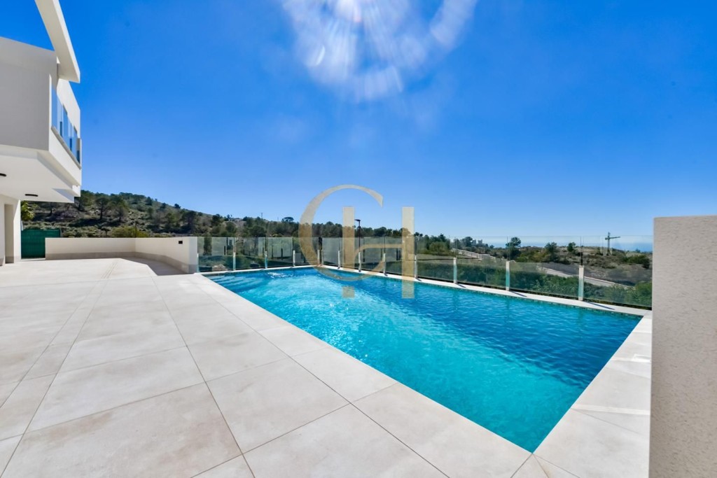 Moderna villa independiente con piscina privada y garaje - foto 7