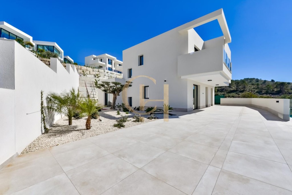 Moderna villa independiente con piscina privada y garaje - foto 8