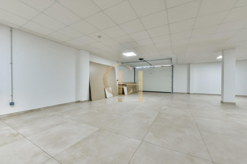 Moderna villa independiente con piscina privada y garaje - foto 9