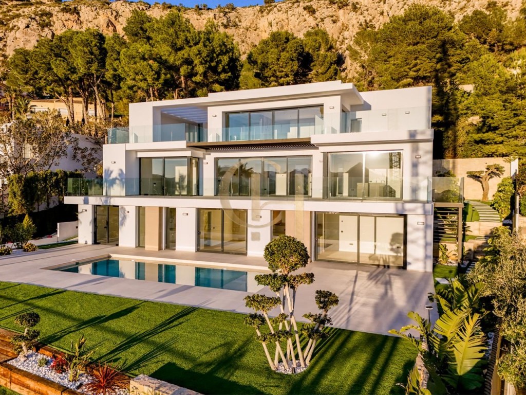 Villa de Autor Suspendida sobre el Mediterráneo en la Zona M - foto 2