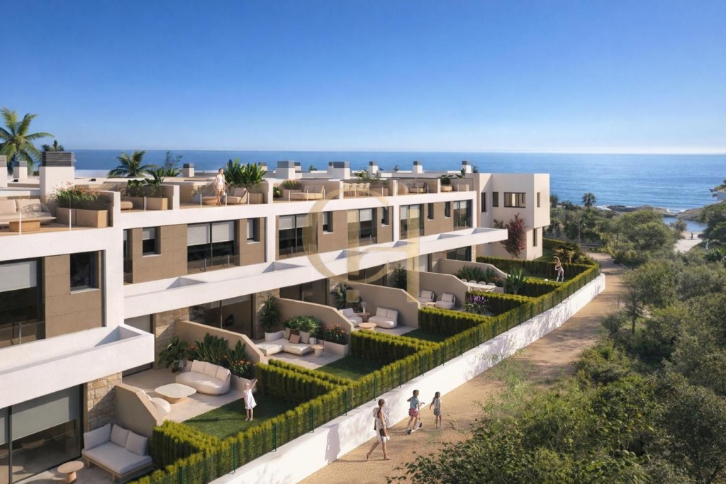 Exclusiva villa adosada junto al mar - foto 2