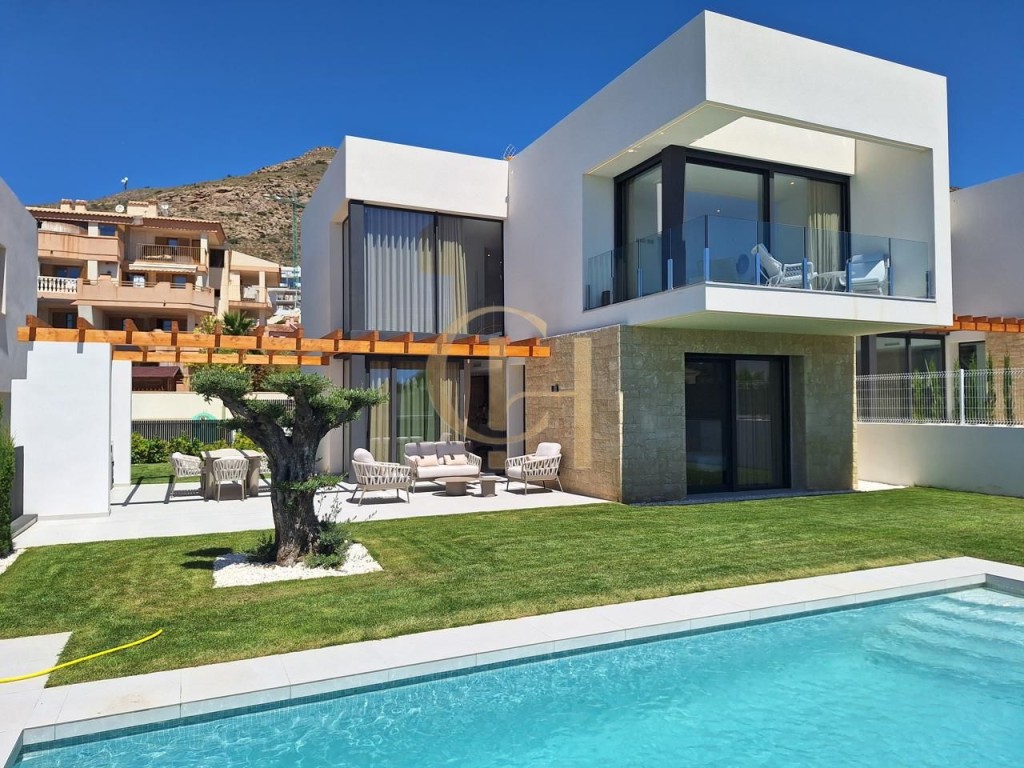 Villa de lujo llave en mano con amplios espacios y vistas al