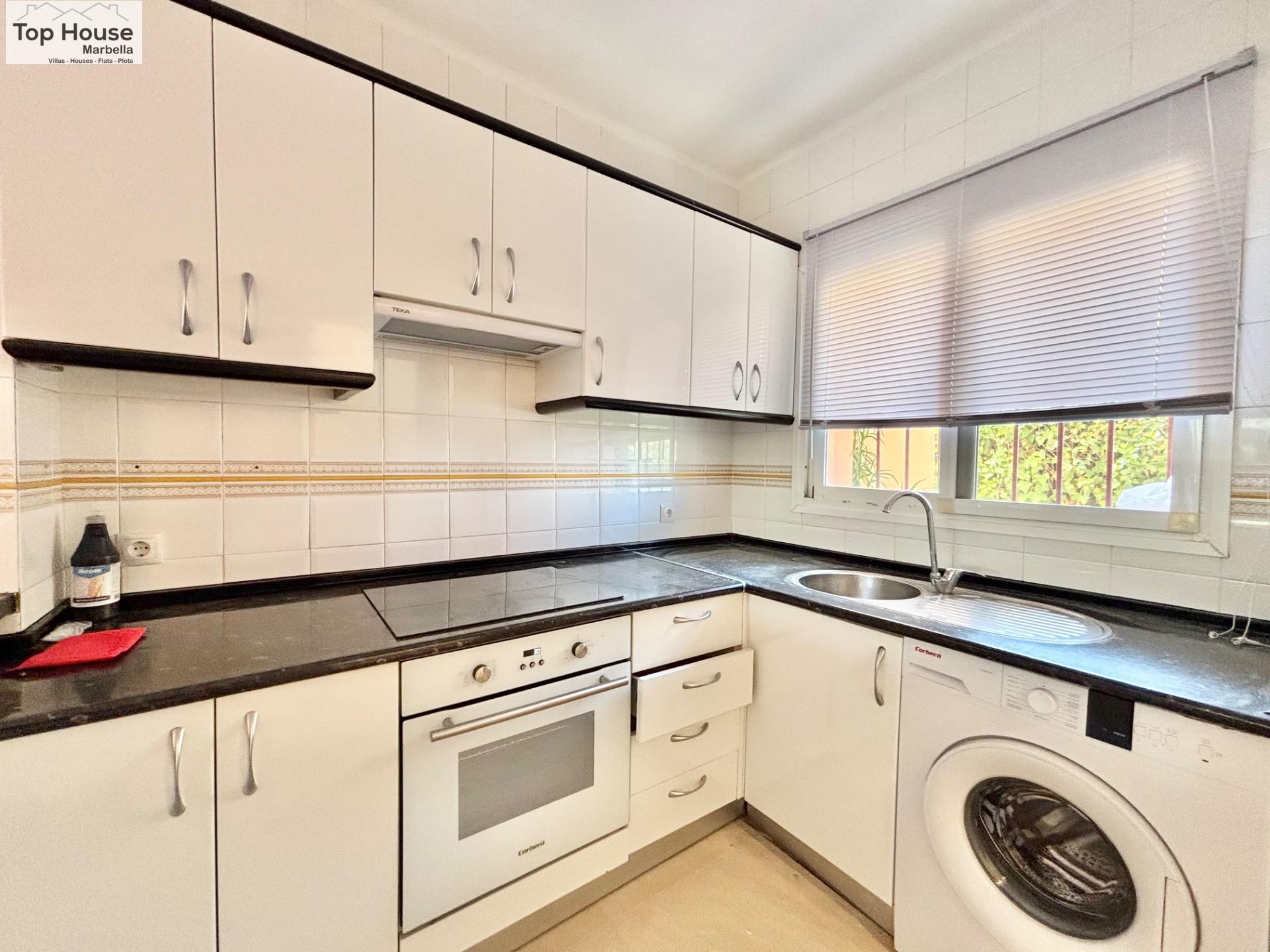 Encantadora vivienda en una urbanización con piscina en la z - foto 13