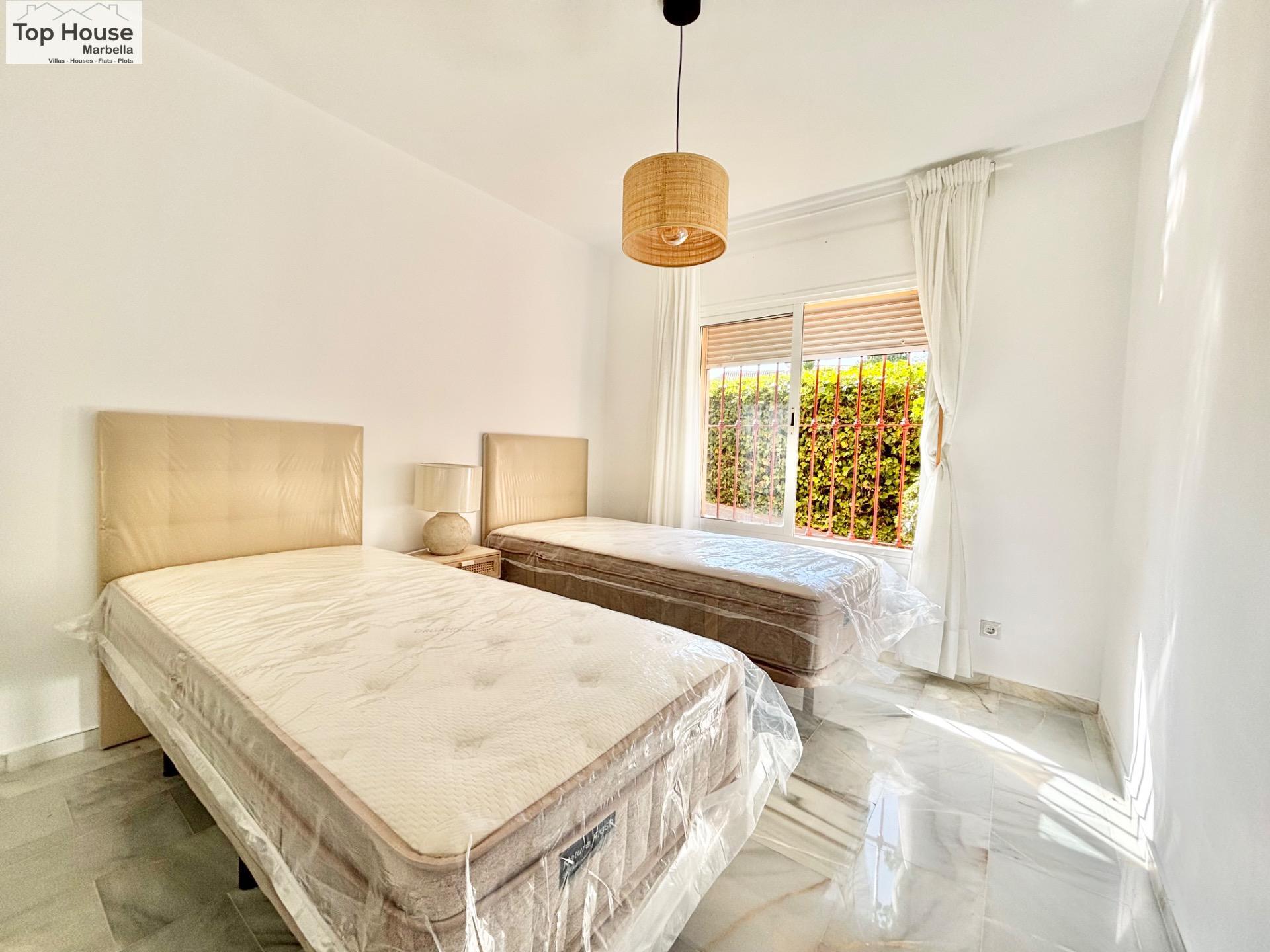 Encantadora vivienda en una urbanización con piscina en la z - foto 19