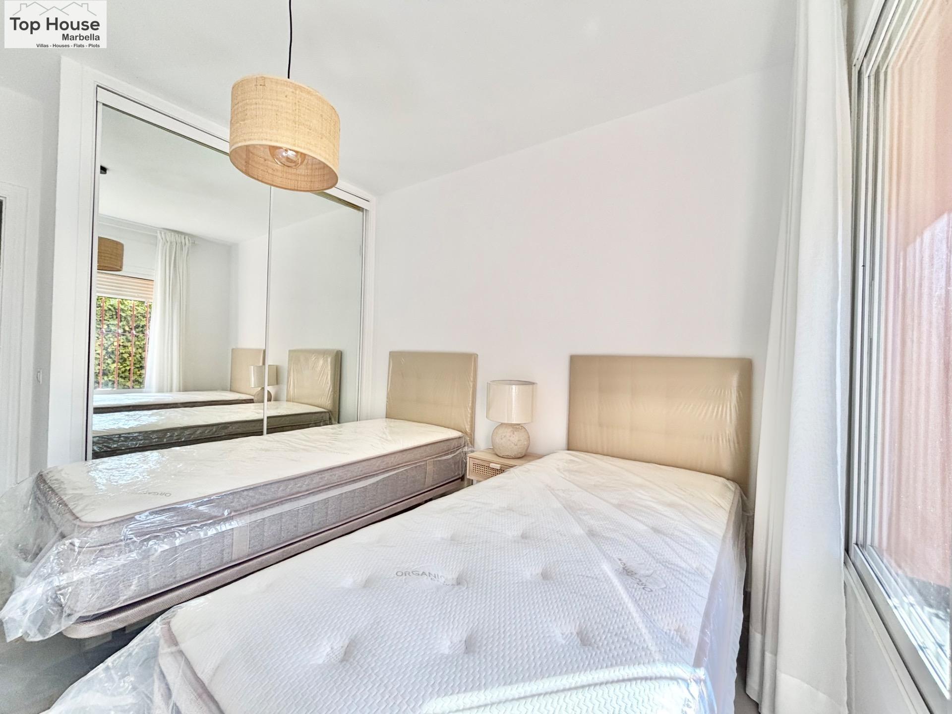 Encantadora vivienda en una urbanización con piscina en la z - foto 20
