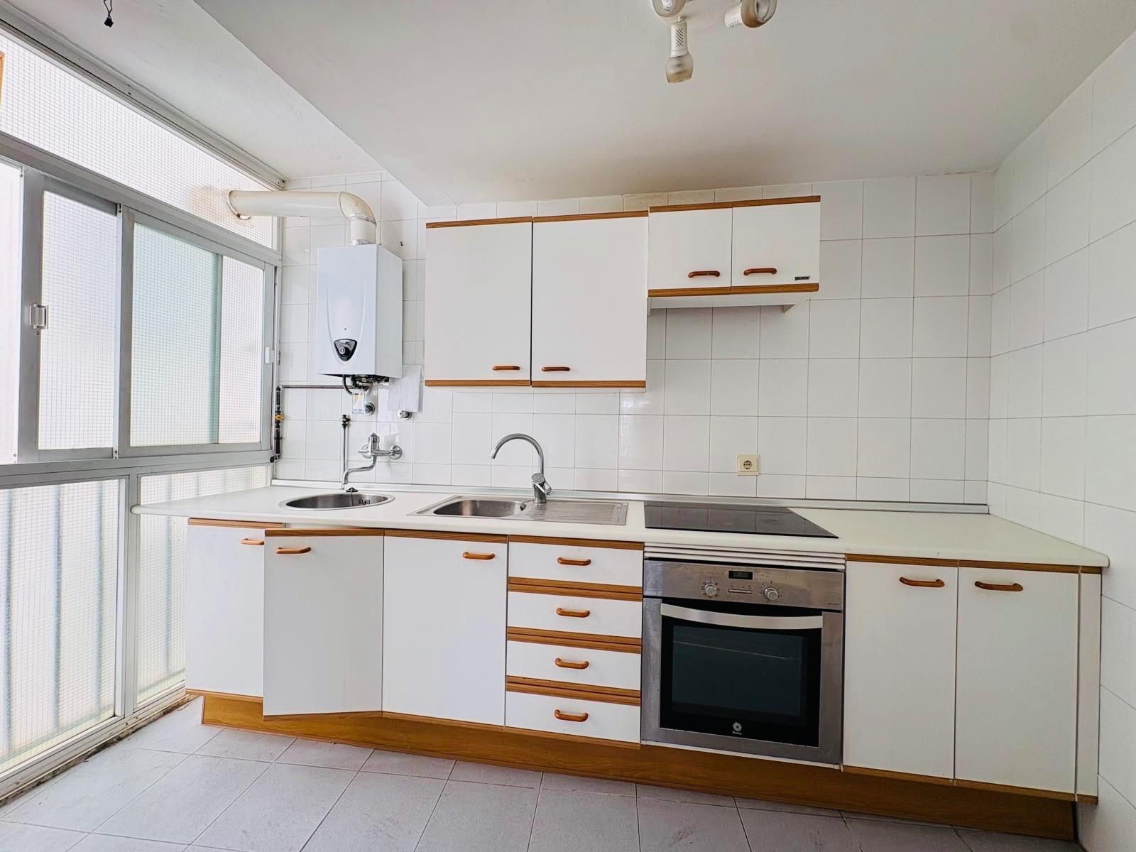 EXCLUSIVO PISO EN EL CENTRO DE MARBELLA A SOLO 700 METROS DE - foto 4