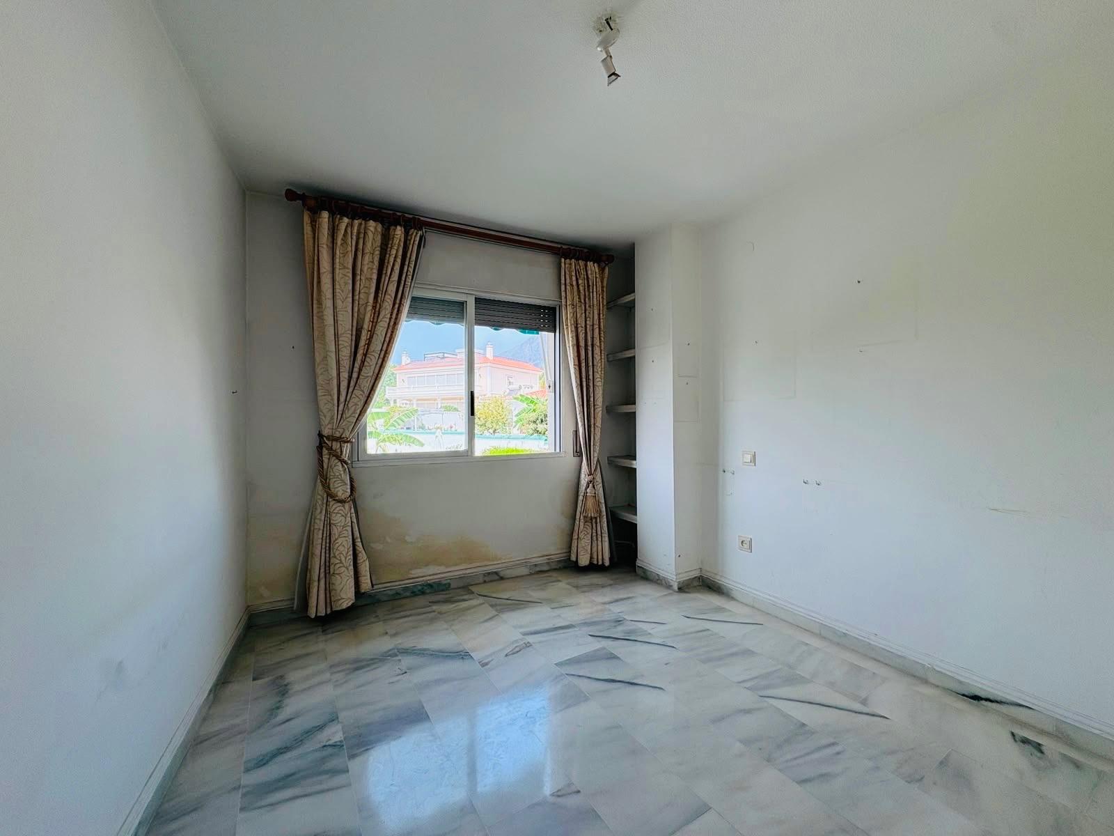 EXCLUSIVO PISO EN EL CENTRO DE MARBELLA A SOLO 700 METROS DE - foto 7
