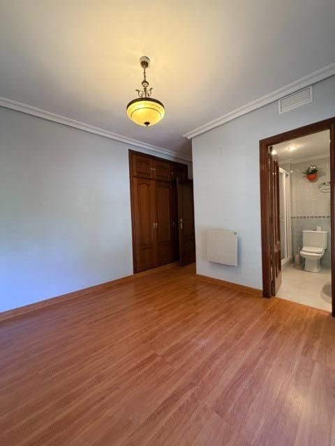 Piso Espacioso y Luminoso en Huerta Rosales - Valdepasillas - foto 8