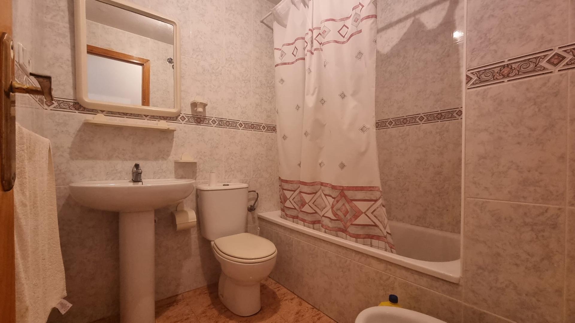 Apartamento 2 habitaciones 64m² en venta - Estacion de autob - foto 7