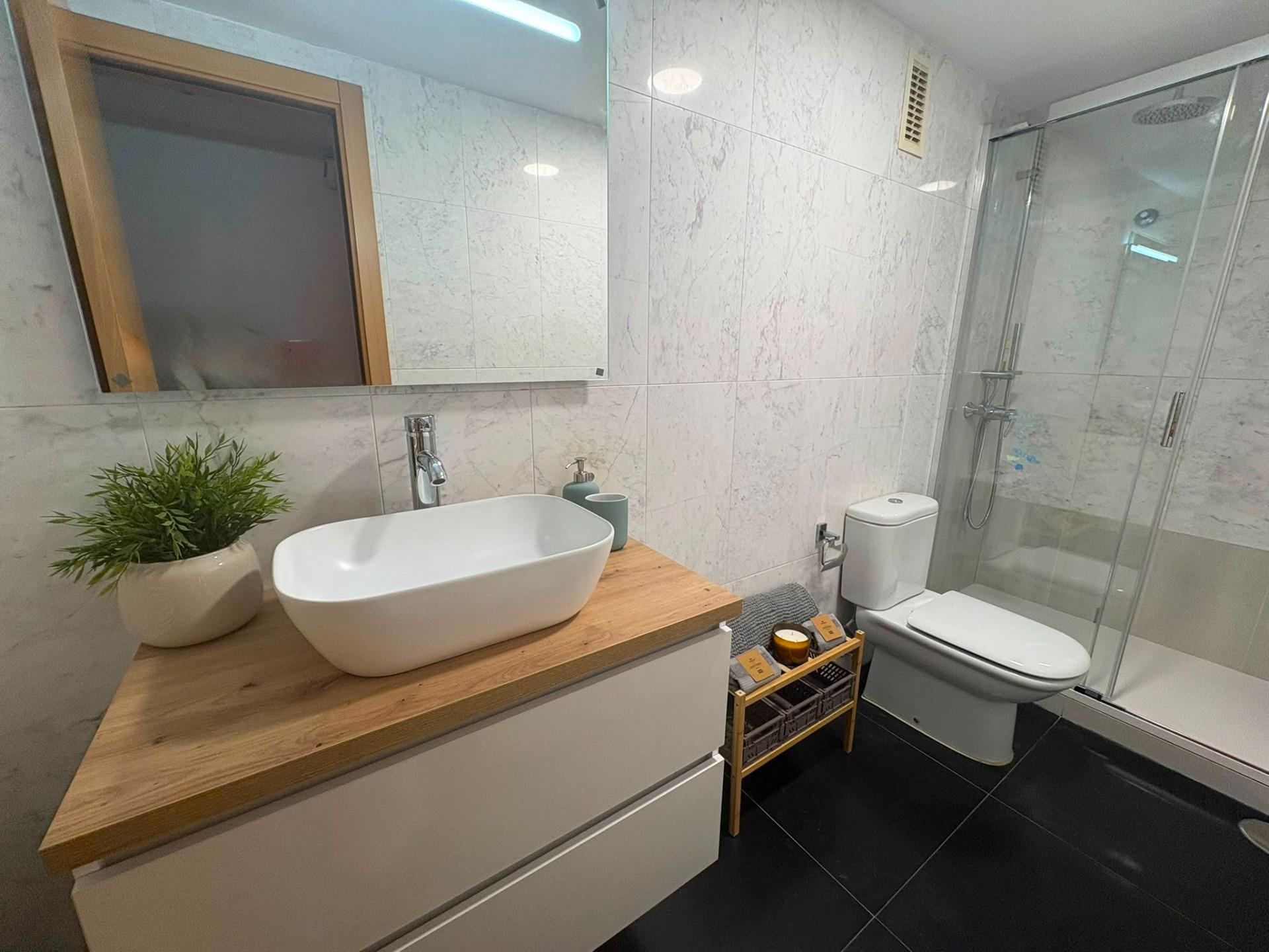 ¡Apartamento de alquiler vacacional en un edificio nuevo! - foto 8