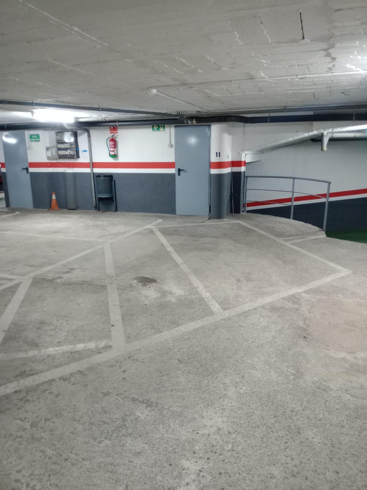 Plaza de parquing en venta en la calle Arnús