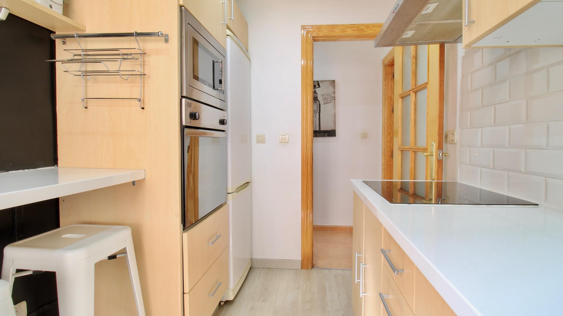 Piso de 3 dormitorios con garaje y terraza en Las Gabias por - foto 18