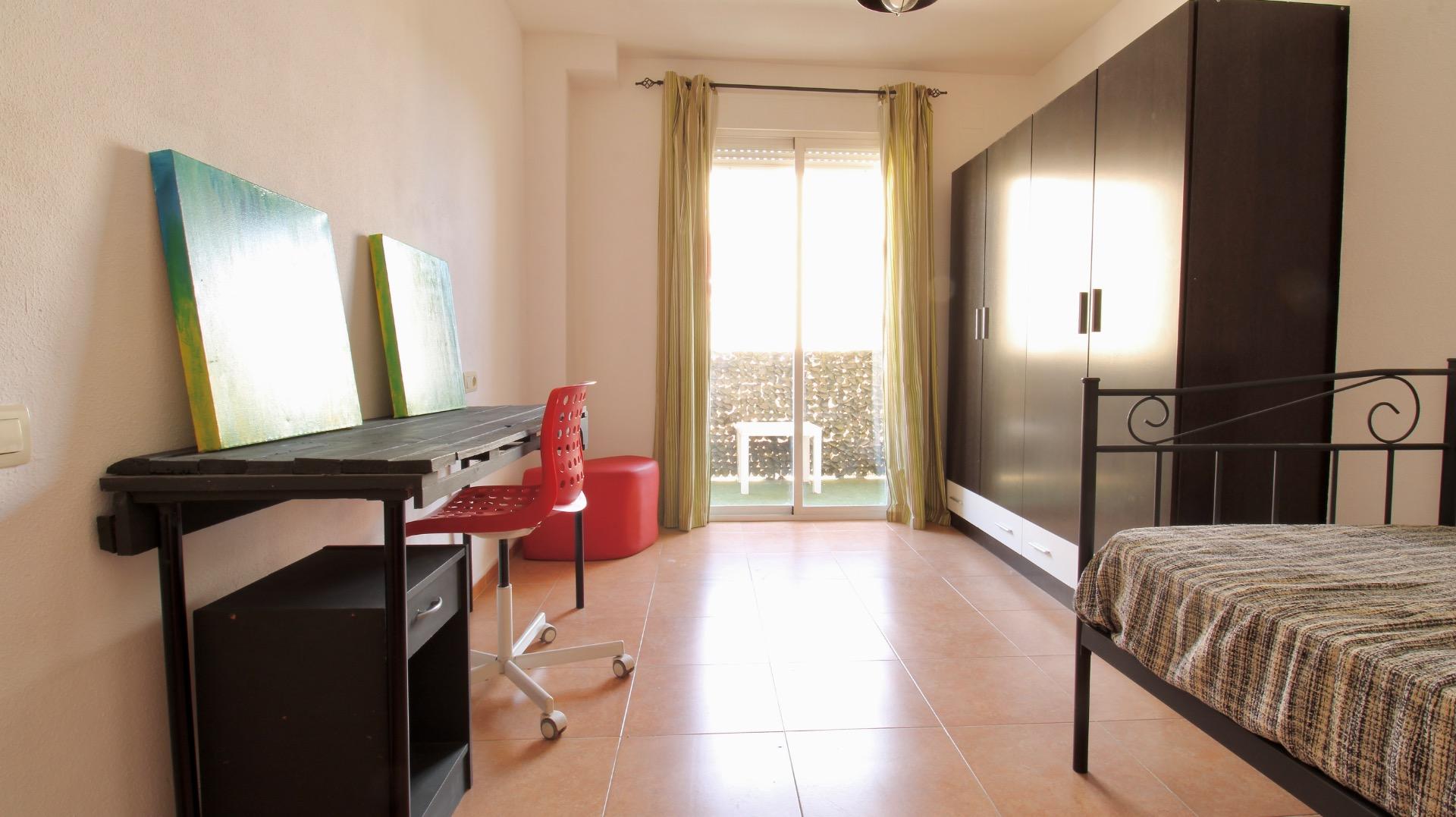 Piso de 3 dormitorios con garaje y terraza en Las Gabias por - foto 30