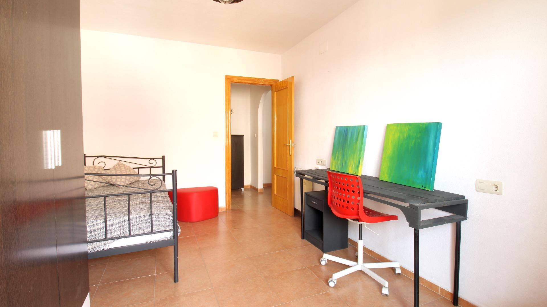 Piso de 3 dormitorios con garaje y terraza en Las Gabias por - foto 35