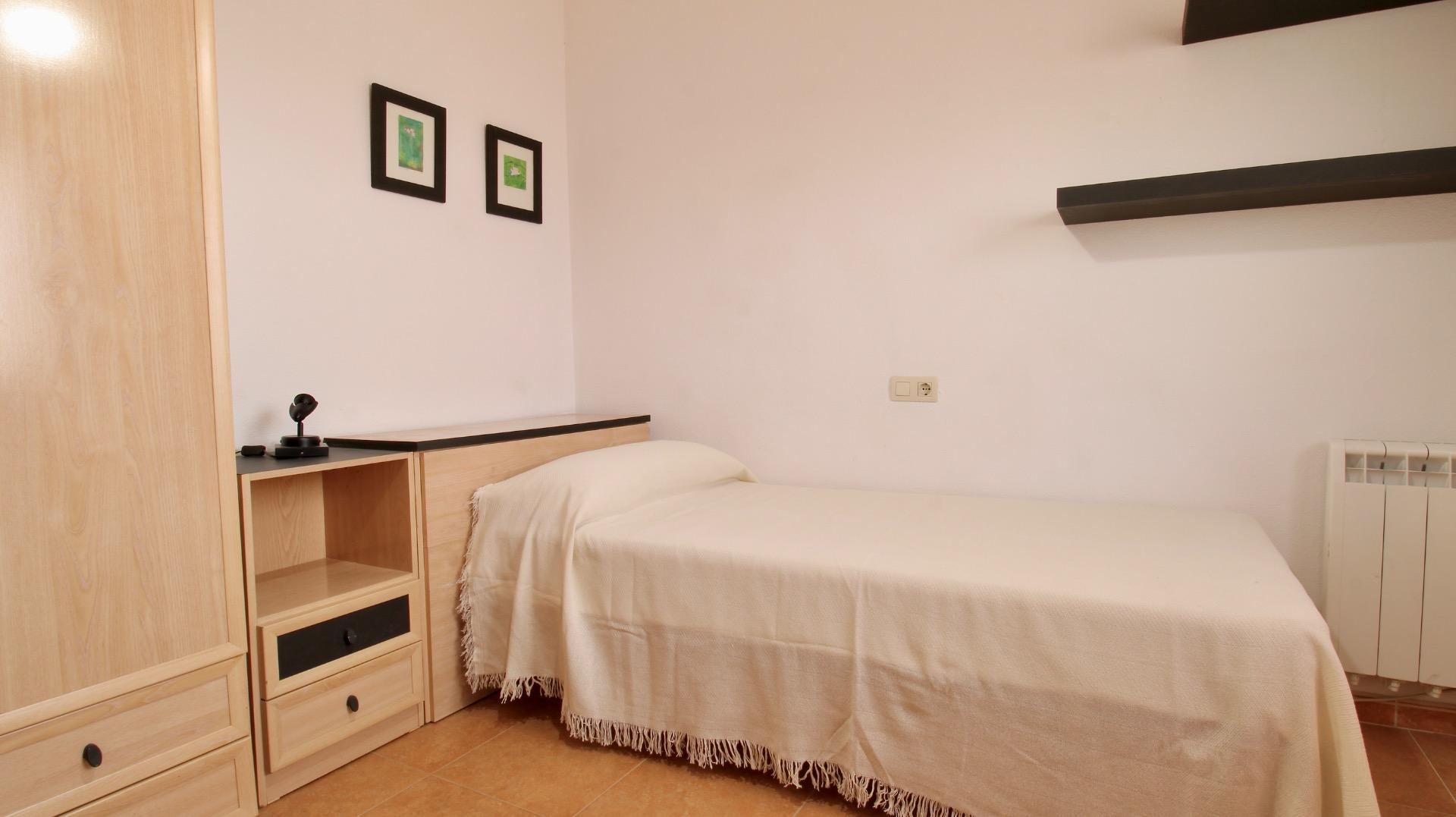 Piso de 3 dormitorios con garaje y terraza en Las Gabias por - foto 40
