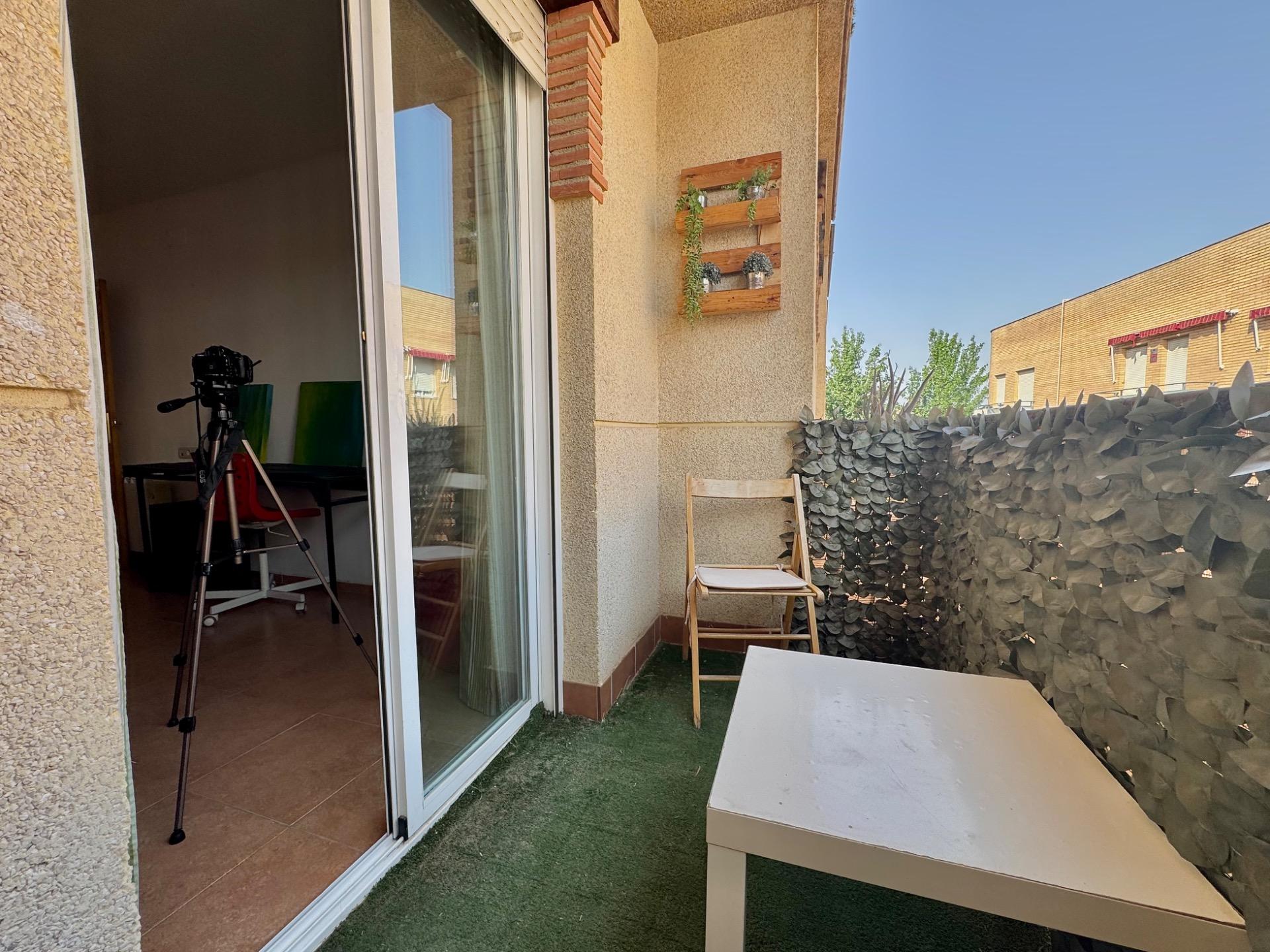 Piso de 3 dormitorios con garaje y terraza en Las Gabias por - foto 10
