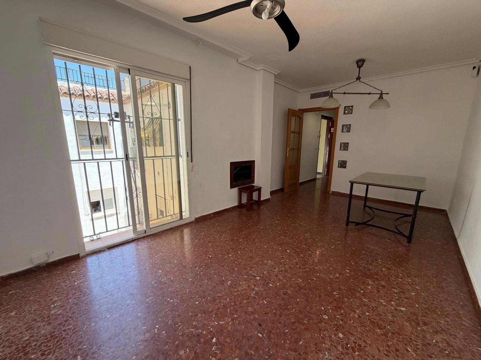 AMPLIO PISO EN ALQUILER EN PLAZA SAN RAFAEL , CÒRDOBA