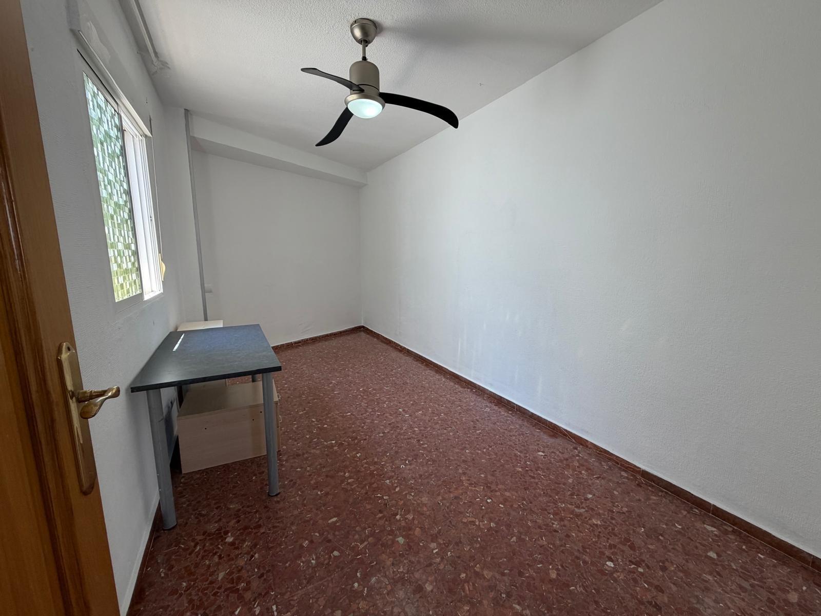 AMPLIO PISO EN ALQUILER EN PLAZA SAN RAFAEL , CÒRDOBA - foto 16