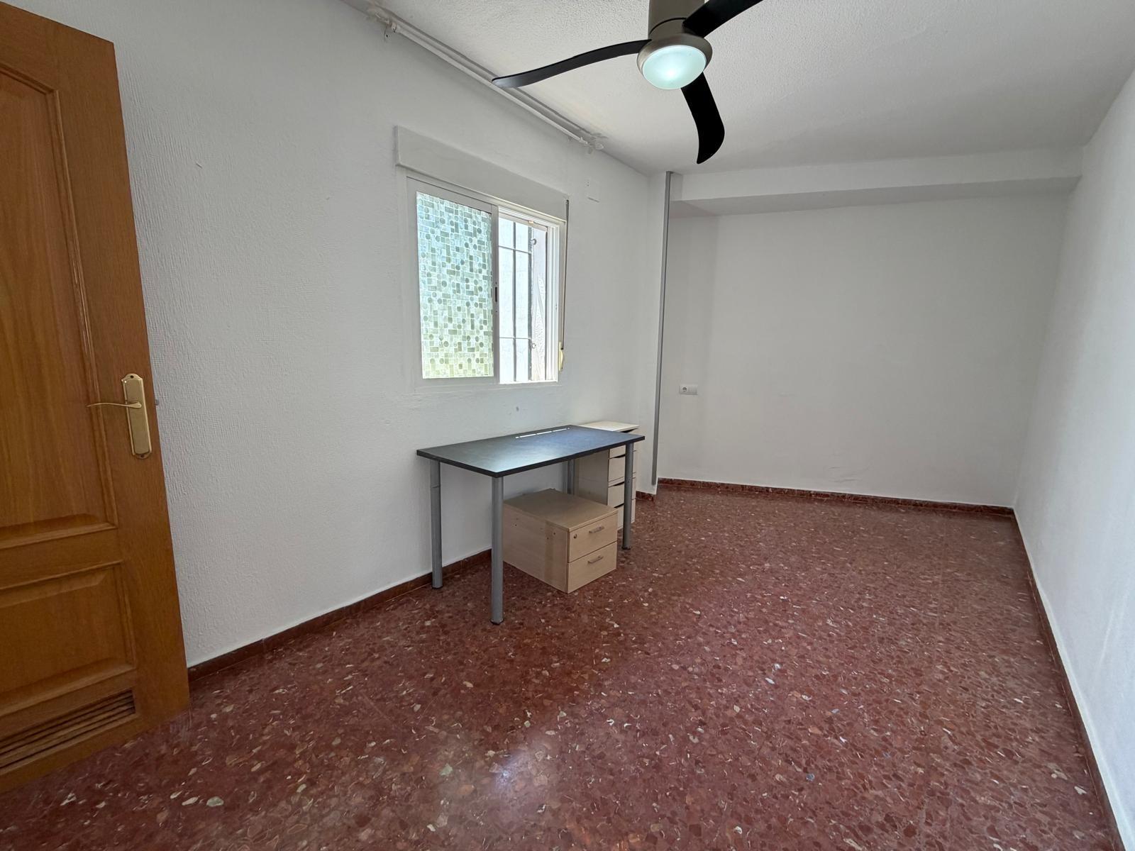 AMPLIO PISO EN ALQUILER EN PLAZA SAN RAFAEL , CÒRDOBA - foto 17