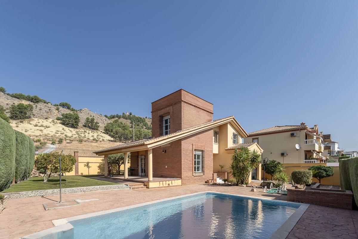 Chalet en Monte Elvira, Albolote