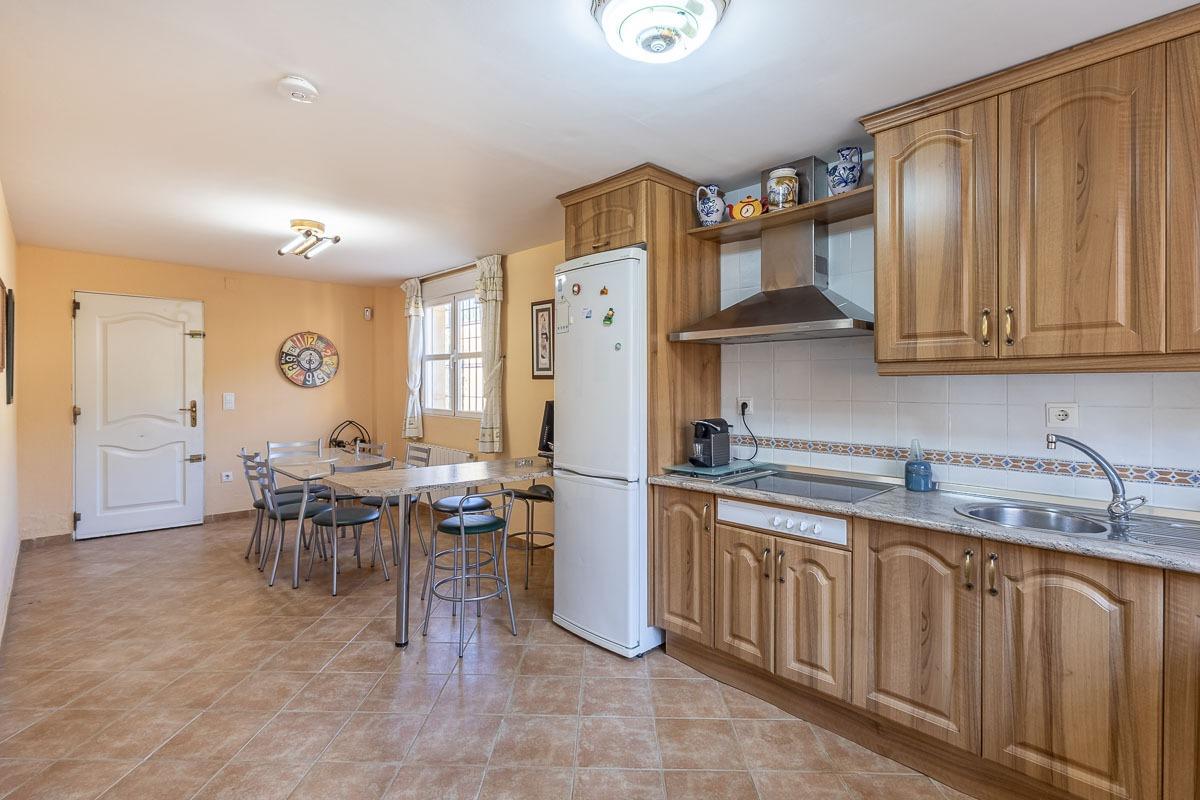 Chalet en Monte Elvira, Albolote - foto 9