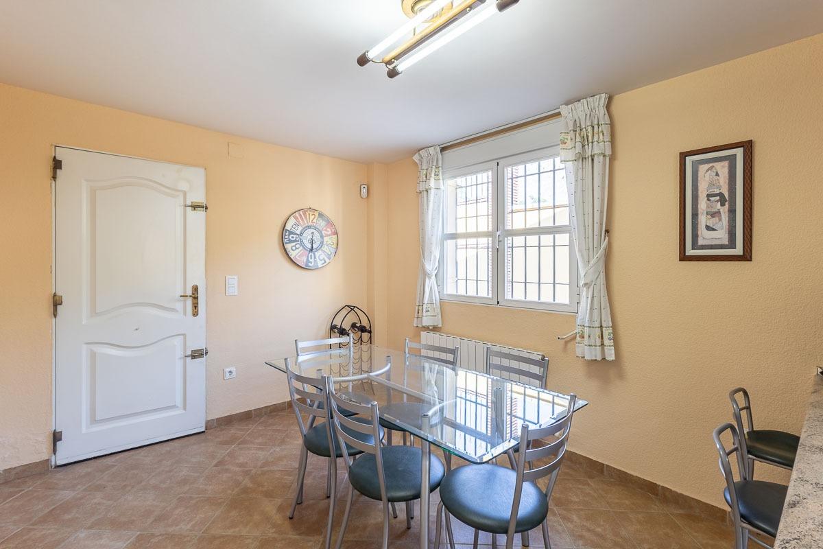Chalet en Monte Elvira, Albolote - foto 10
