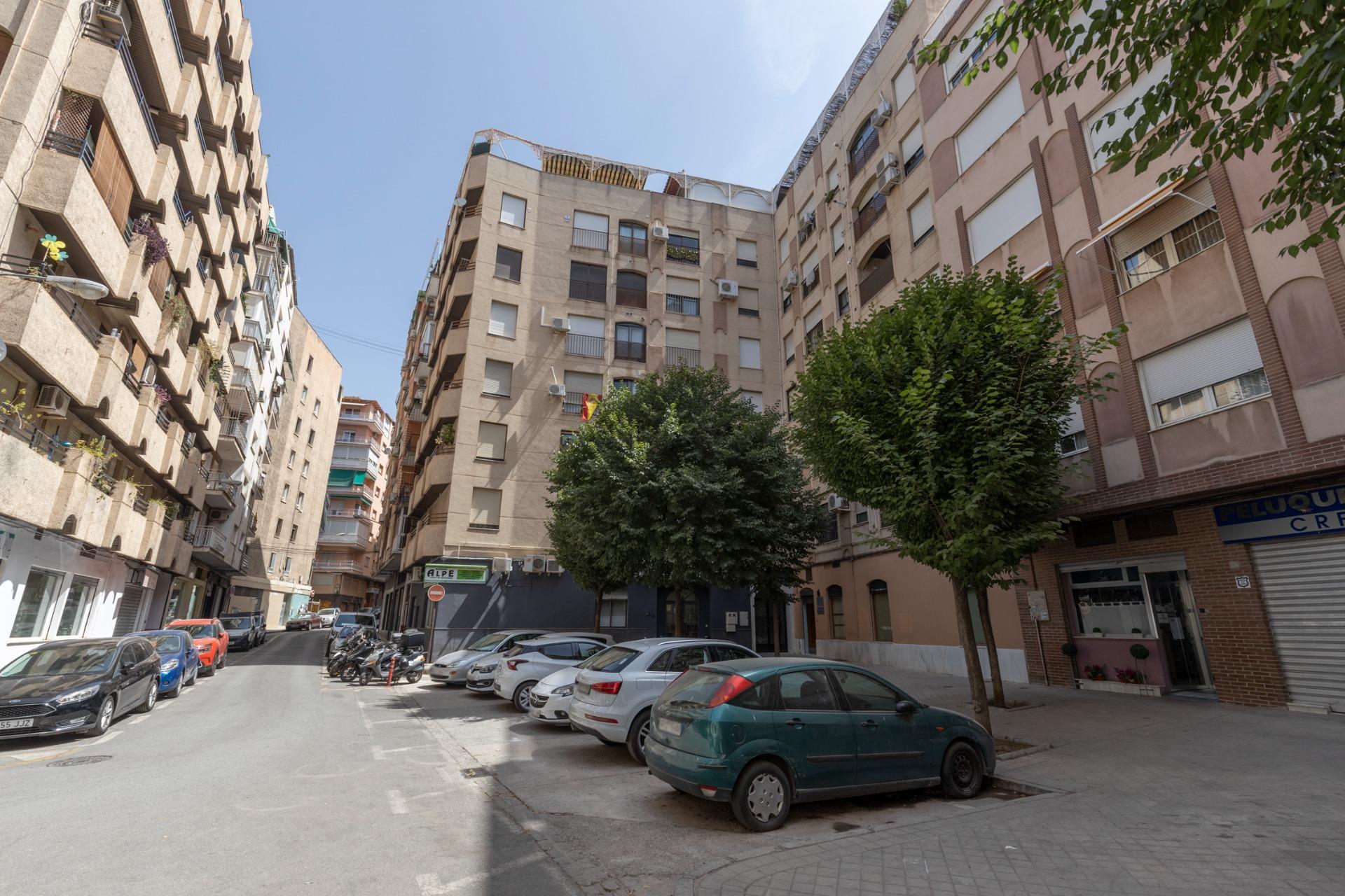 JUNTO AVENIDA ANDALUCES