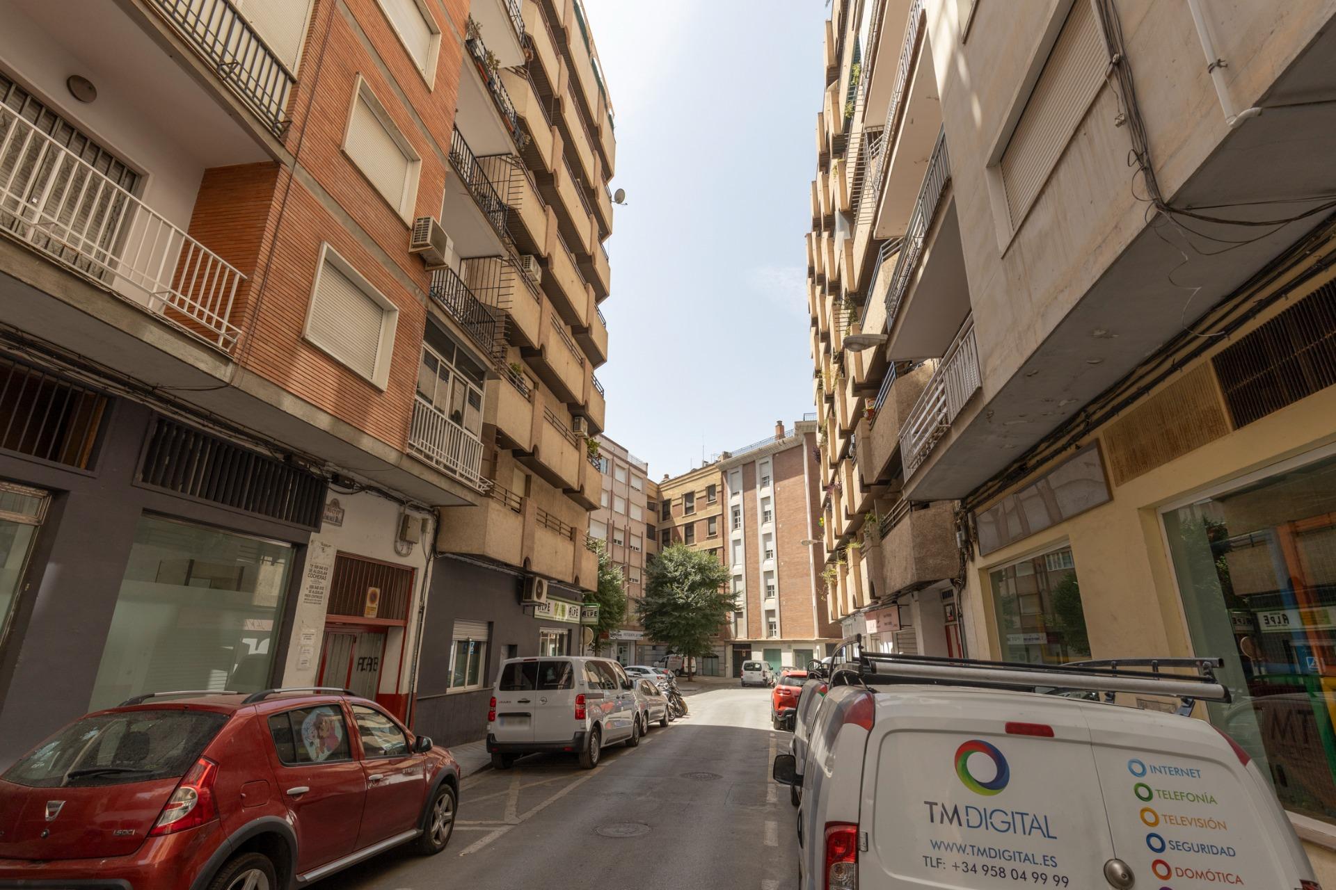 JUNTO AVENIDA ANDALUCES - foto 36