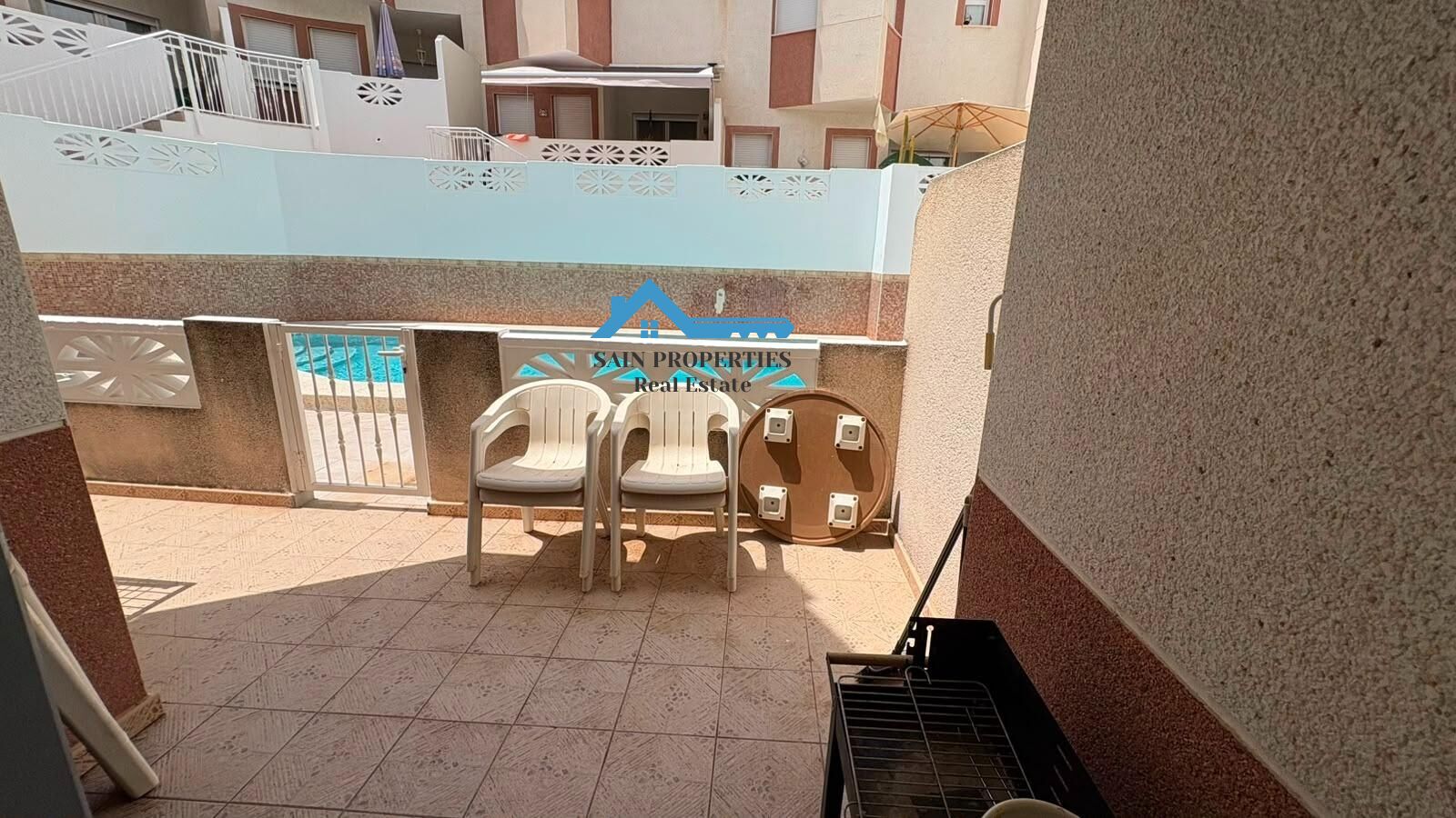 Amplio adosado con piscina comunitaria en el corazón de La N - foto 2