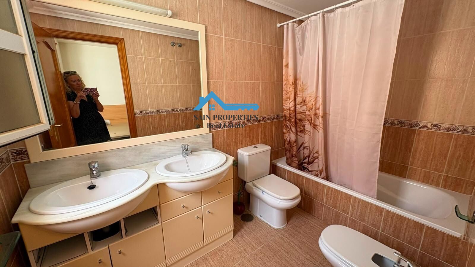 Amplio adosado con piscina comunitaria en el corazón de La N - foto 22