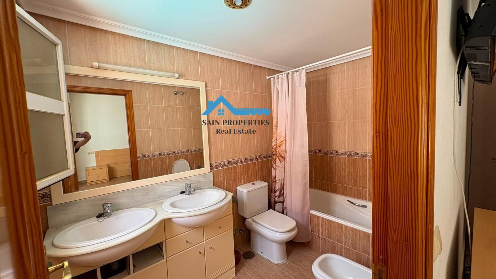 Amplio adosado con piscina comunitaria en el corazón de La N - foto 29