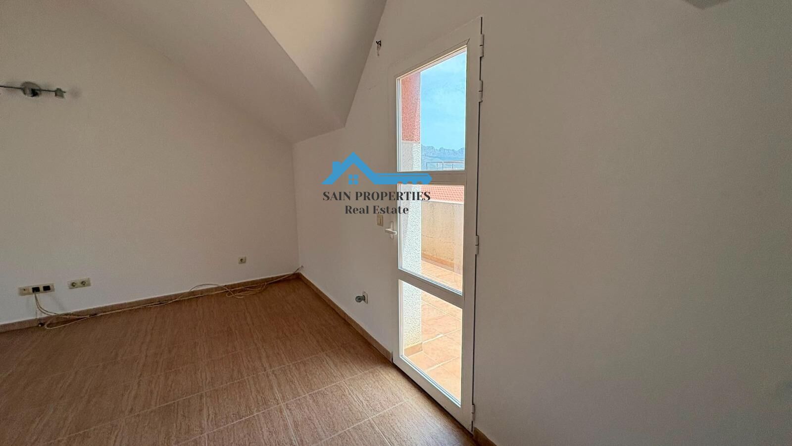 Amplio adosado con piscina comunitaria en el corazón de La N - foto 33