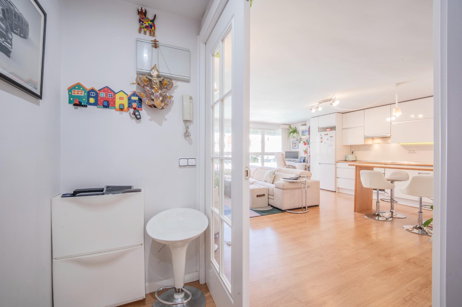 ¡¡Luminoso, moderno y listo para entrar a vivir | Junto a Pl - foto 2
