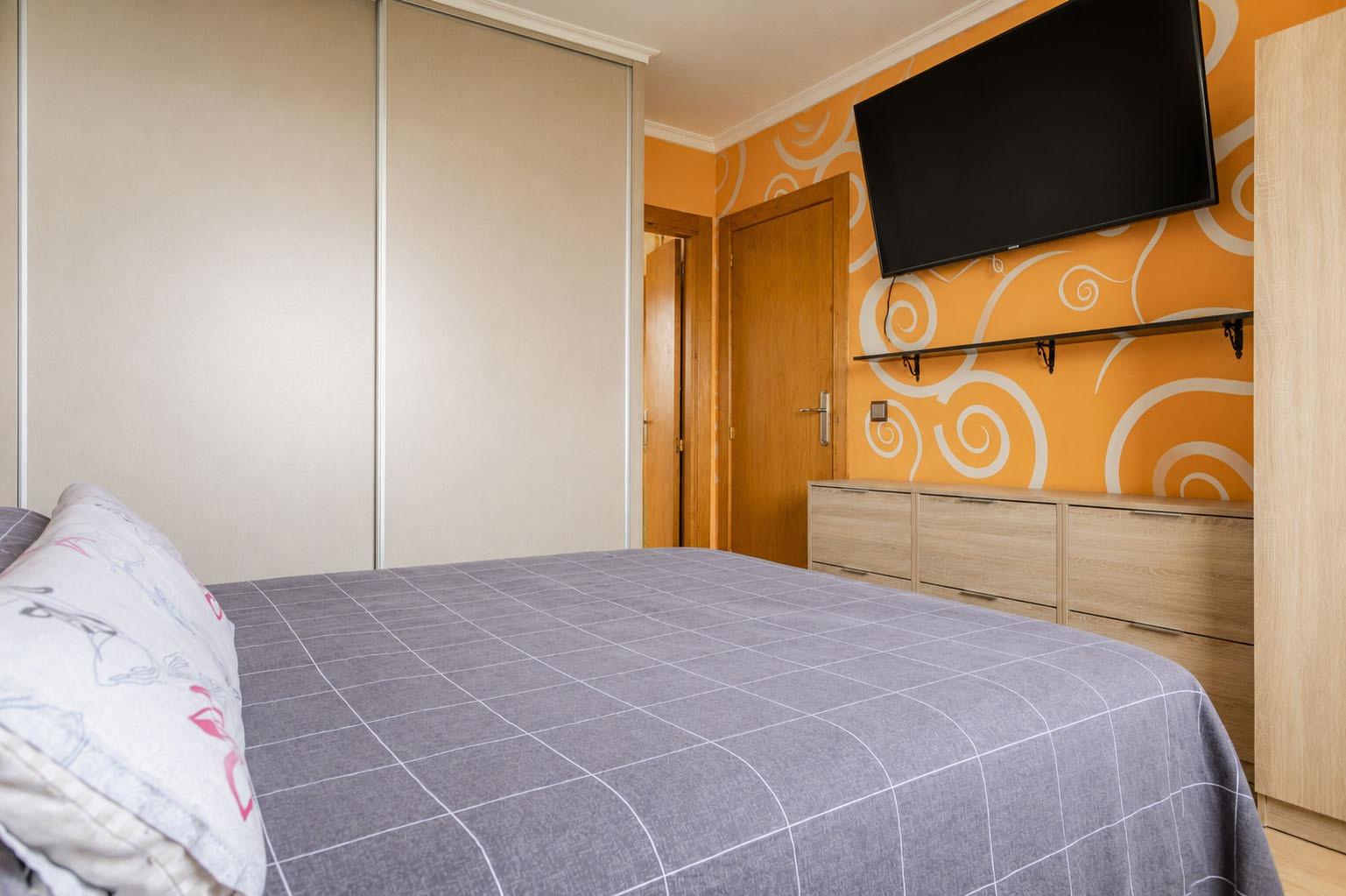 Amplia vivienda con espectacular reforma, enorme baño princi - foto 13