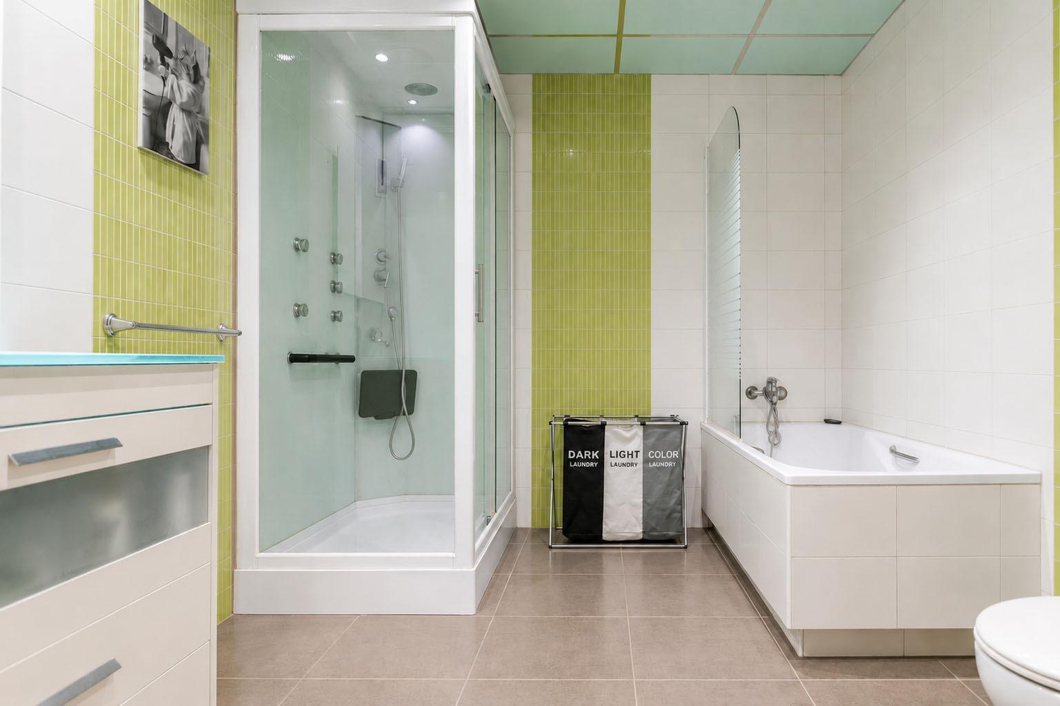 Amplia vivienda con espectacular reforma, enorme baño princi - foto 18
