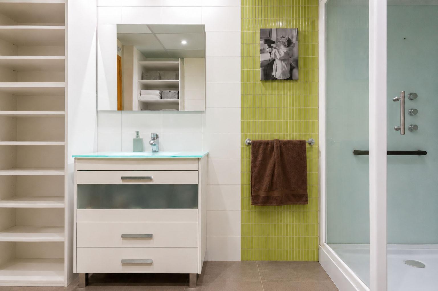 Amplia vivienda con espectacular reforma, enorme baño princi - foto 20