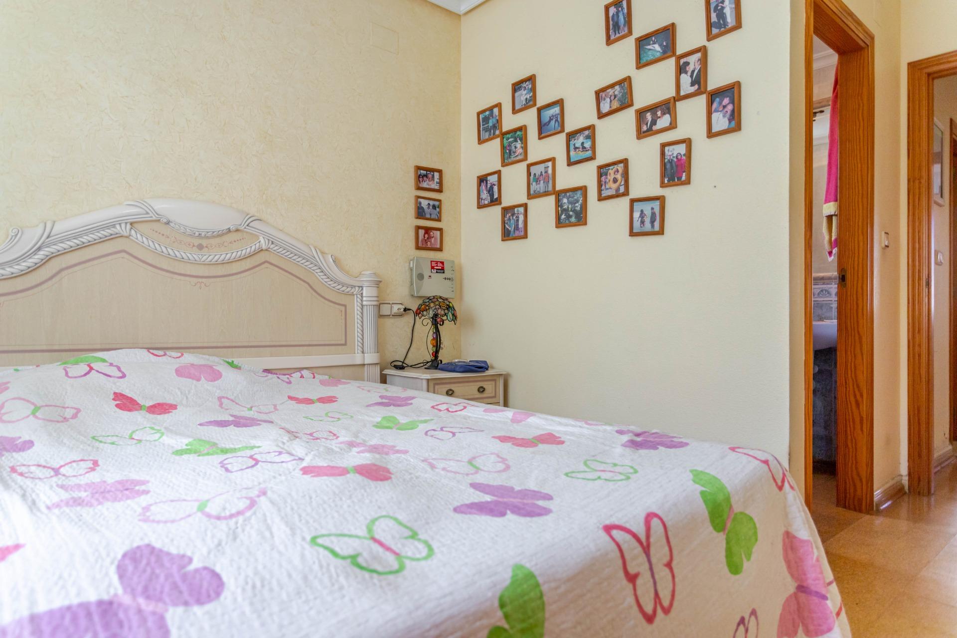 Amplio bungalow en planta baja con parcela de 150 m2 y aparc - foto 13