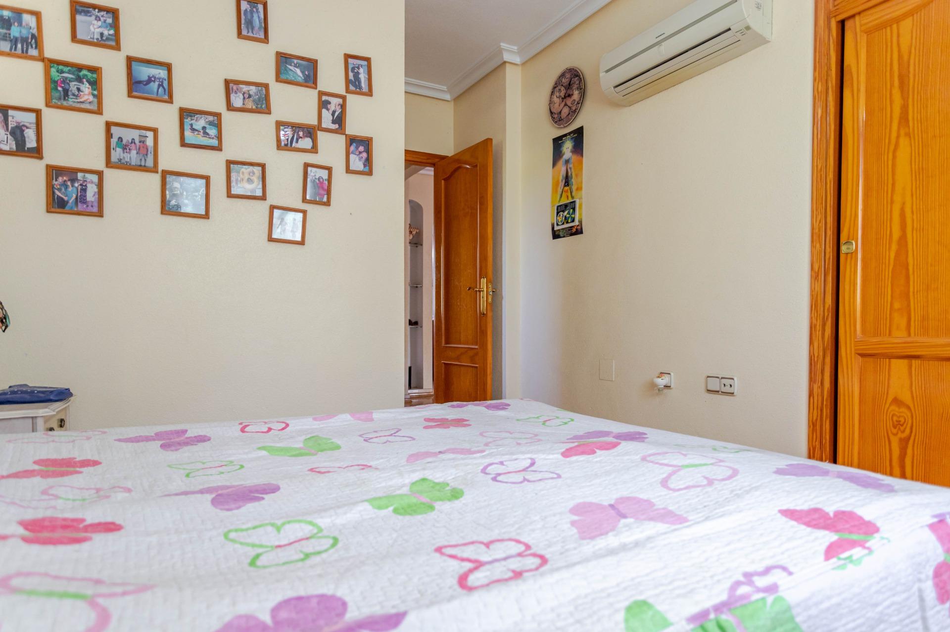Amplio bungalow en planta baja con parcela de 150 m2 y aparc - foto 14