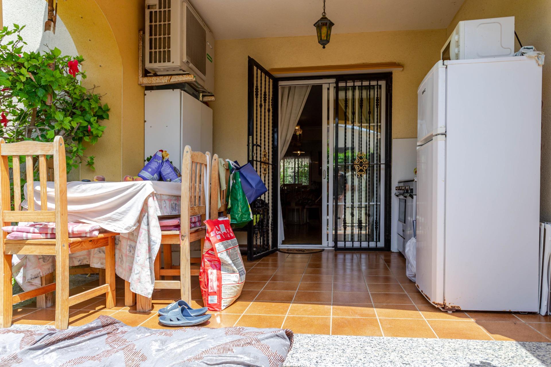Amplio bungalow en planta baja con parcela de 150 m2 y aparc - foto 20