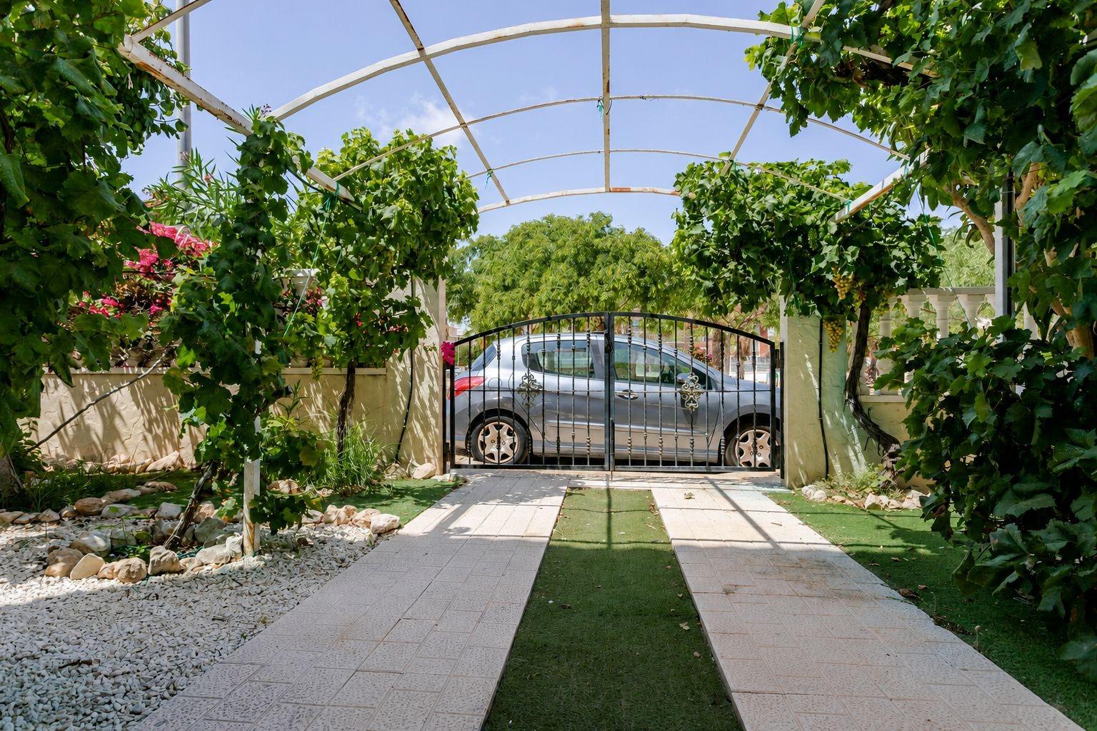 Amplio bungalow en planta baja con parcela de 150 m2 y aparc - foto 24