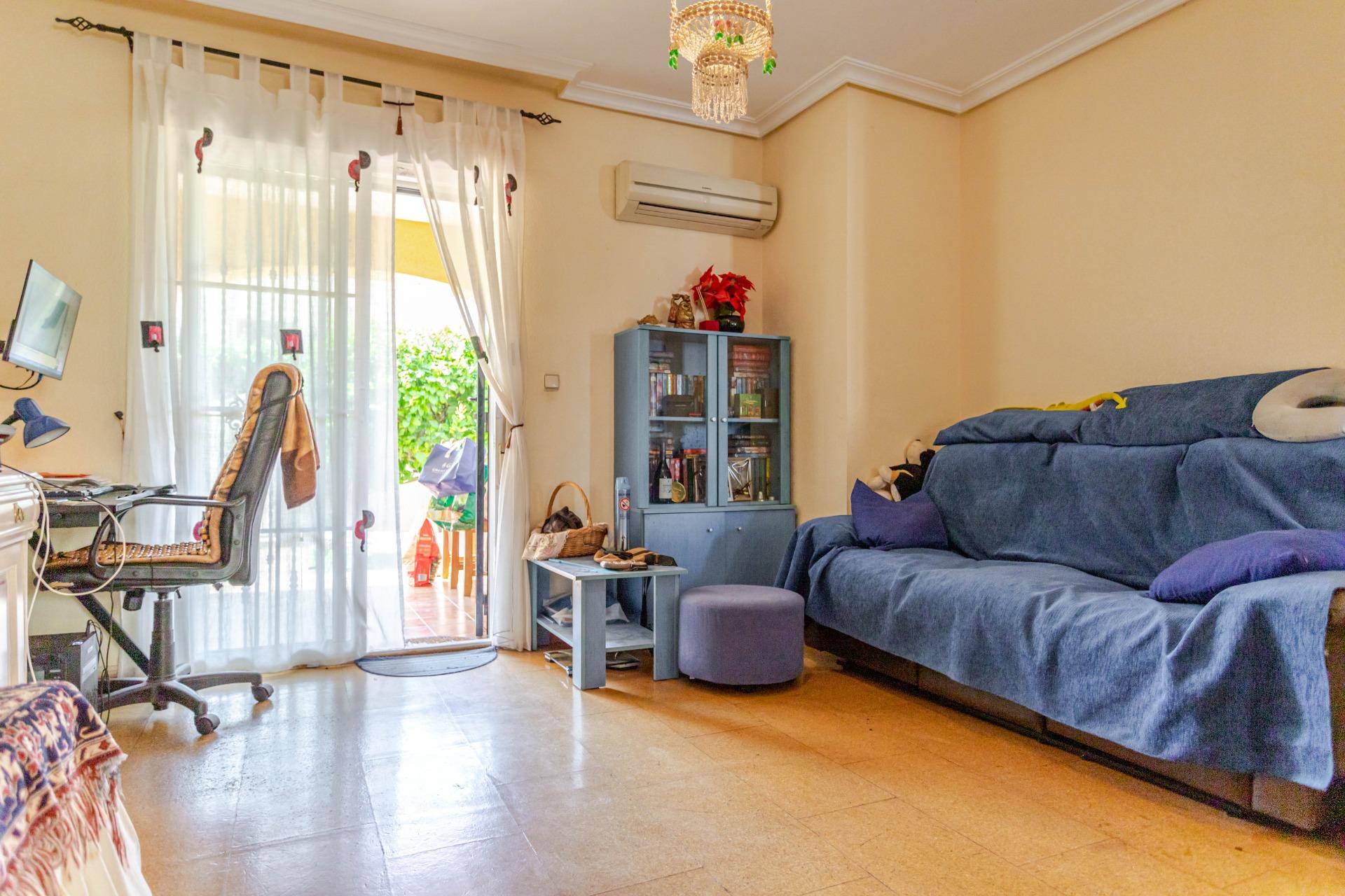Amplio bungalow en planta baja con parcela de 150 m2 y aparc - foto 5