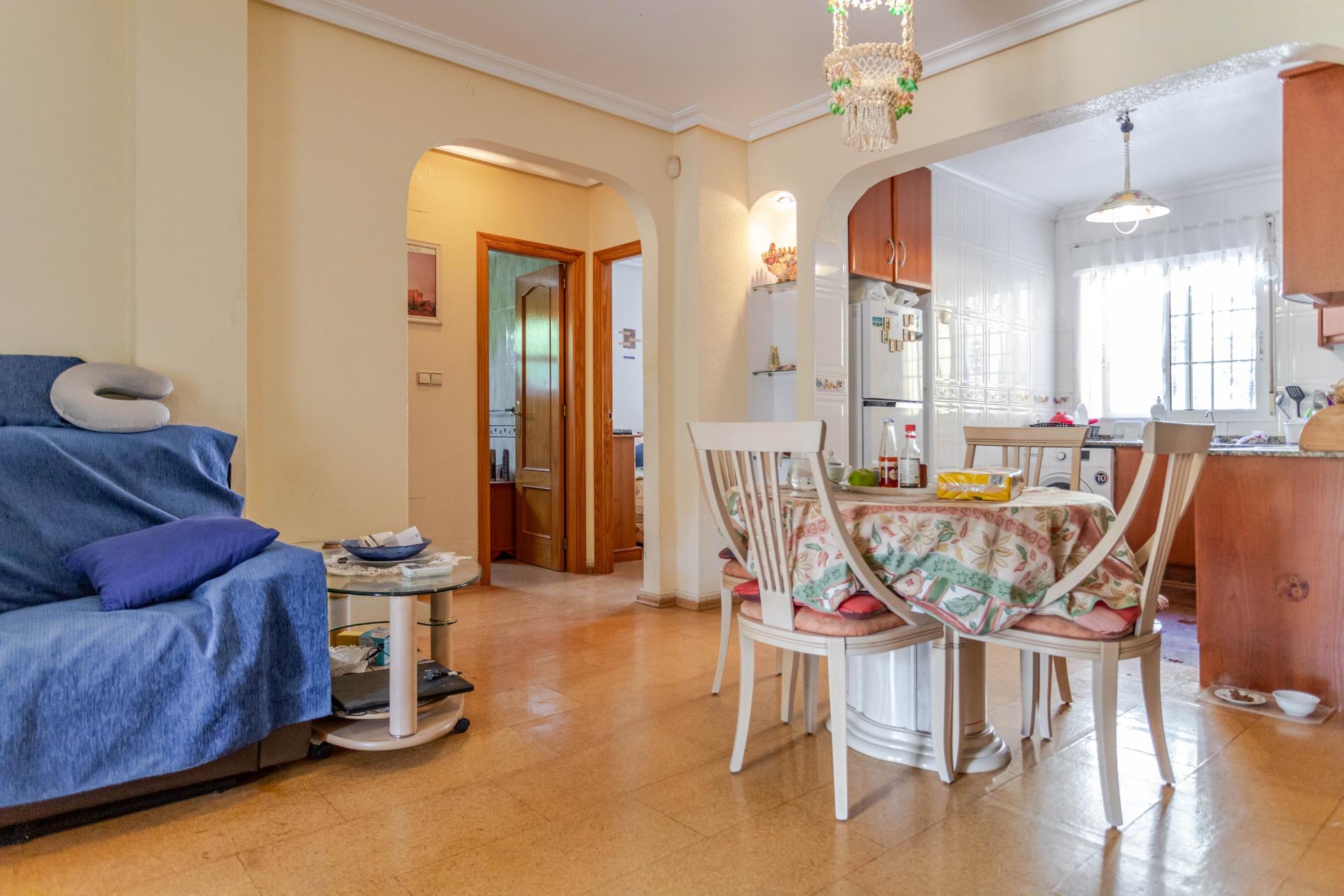Amplio bungalow en planta baja con parcela de 150 m2 y aparc - foto 8
