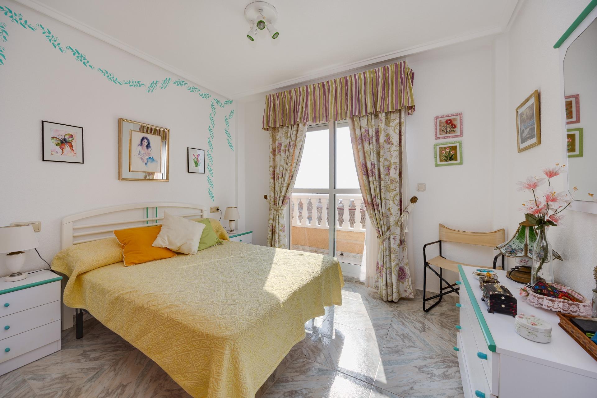 Apartamento con vistas al mar a solo 100 metros de la playa  - foto 13