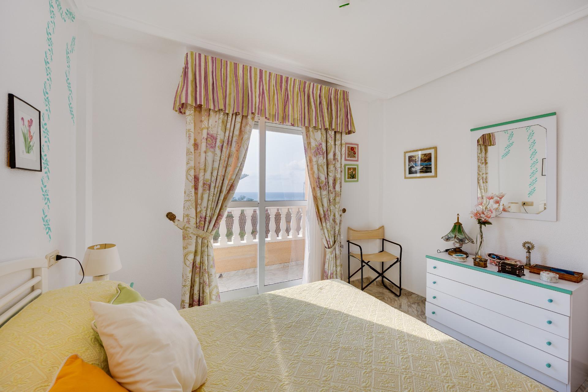 Apartamento con vistas al mar a solo 100 metros de la playa  - foto 14
