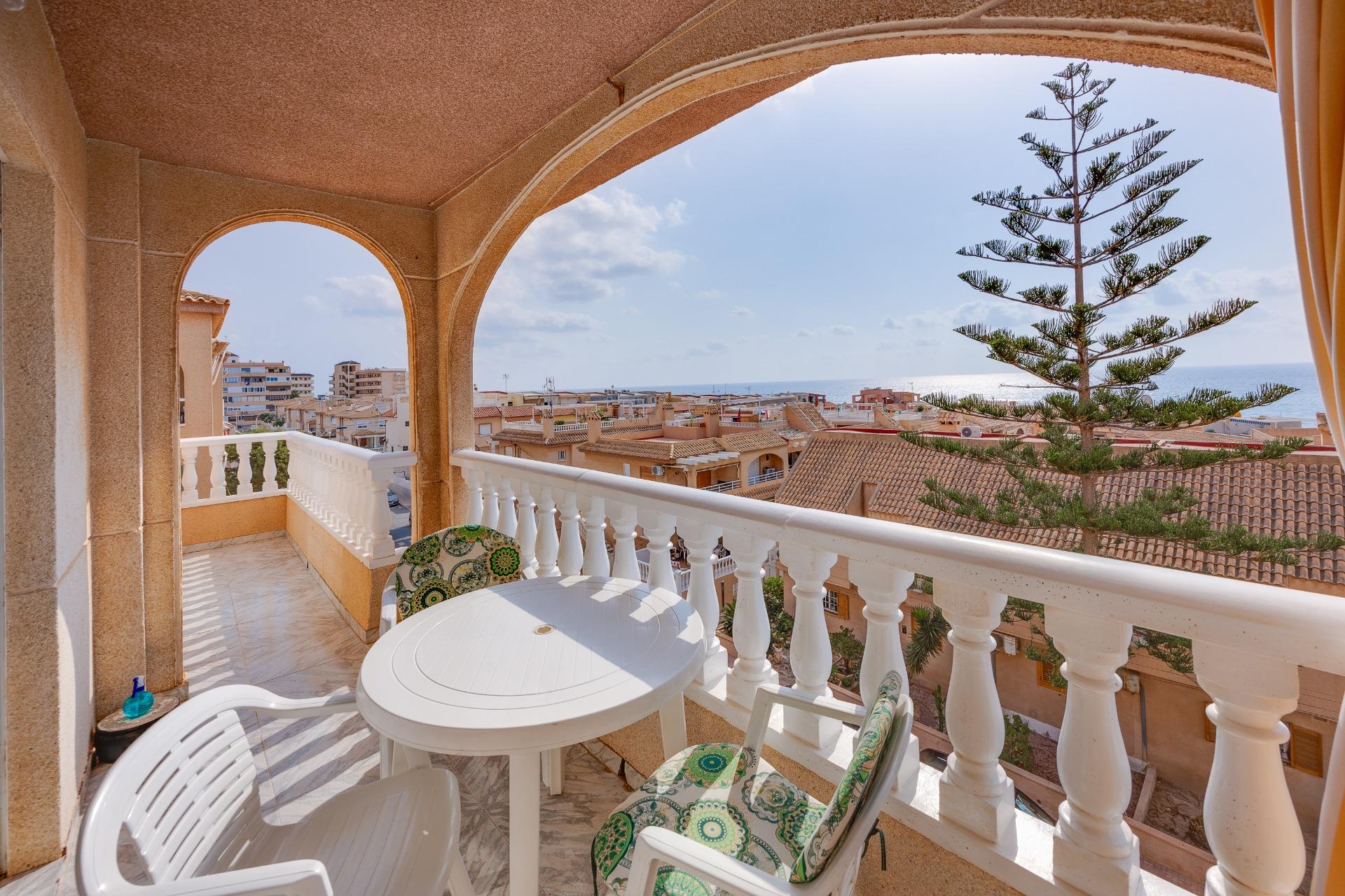 Apartamento con vistas al mar a solo 100 metros de la playa  - foto 3