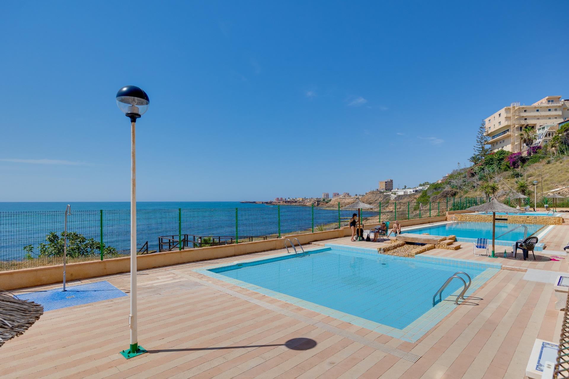 Apartamento con vistas al mar a solo 100 metros de la playa  - foto 30