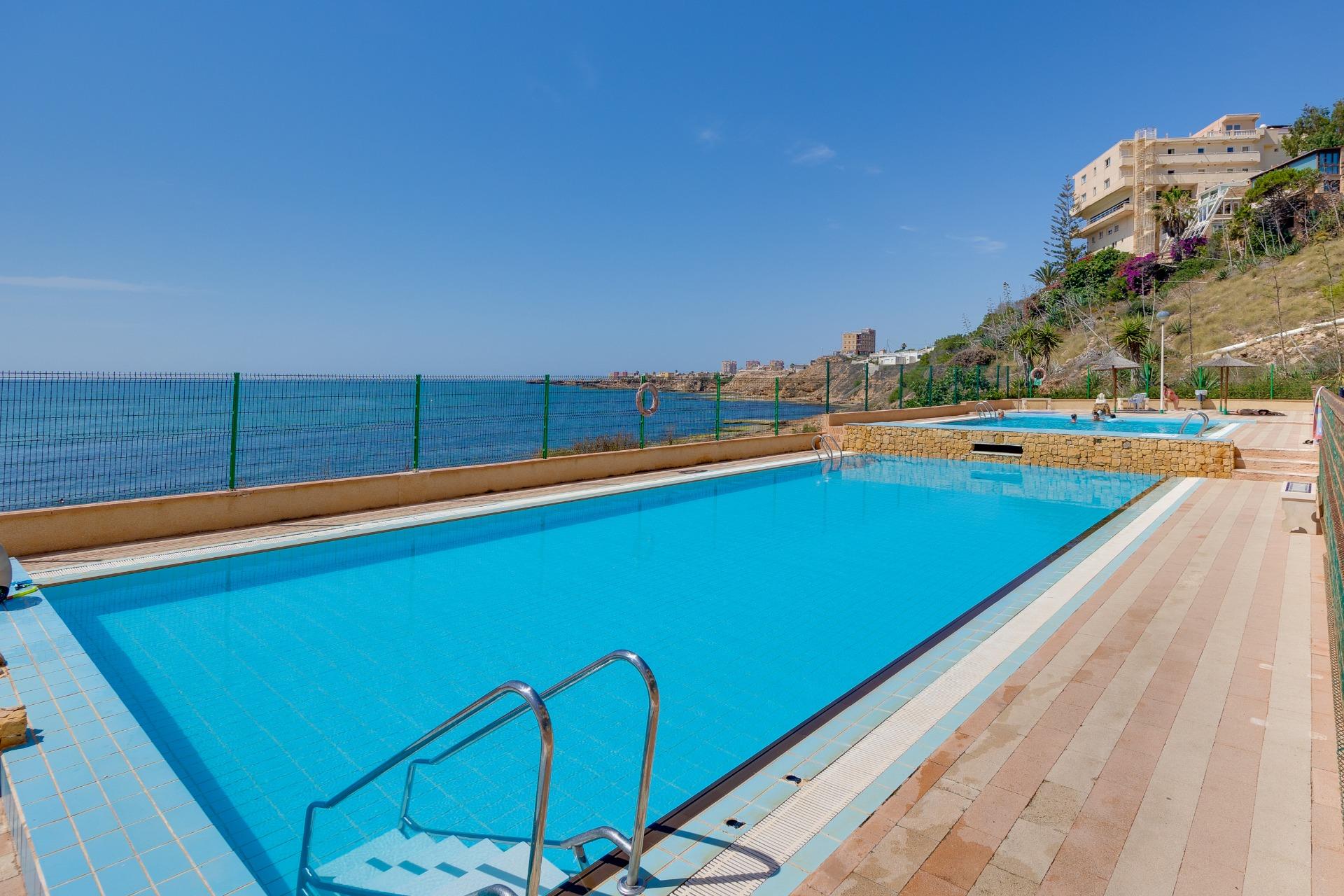 Apartamento con vistas al mar a solo 100 metros de la playa  - foto 31